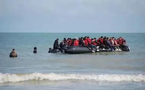 El Parlamento brit�nico aprueba la pol�mica ley sobre inmigraci�n