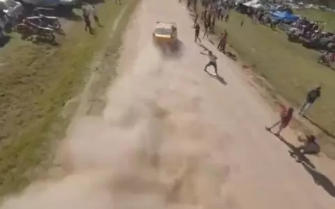 Imprudencia del p�blico ocasion� accidente en el Transchaco Rally