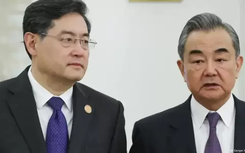 China sustituye a su canciller, desaparecido hace un mes
