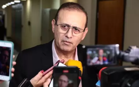 Comisi�n del Senado convoca a Erico Galeano