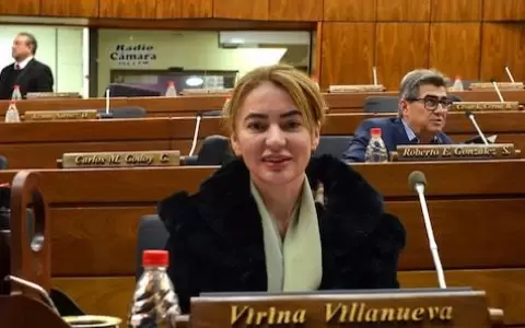 Virina Villanueva: "No tuve la misma oportunidad, entr� a una escuela que ni silla ten�a"