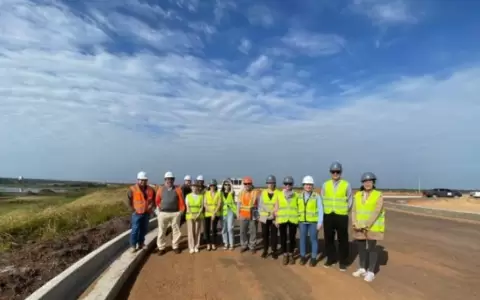 Eval�an plan maestro del proyecto "Ciudad Nueva para el Ba�ado Sur"