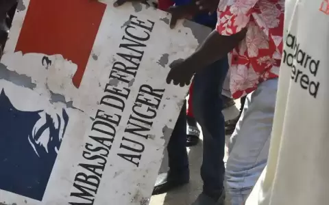 N�ger: junta dice que Francia busca intervenir militarmente
