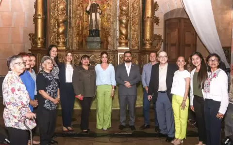 Templo de la Sant�sima Trinidad: El retablo de San Carlos Borromeo recupera su esplendor