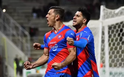 Cerro Porte�o festeja en el Sur