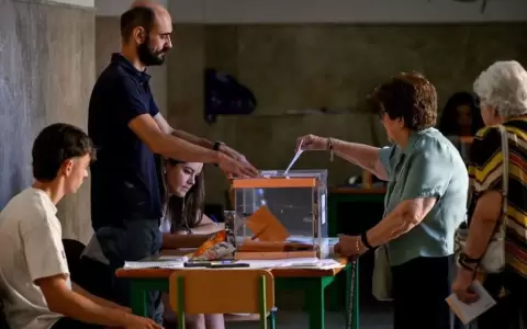 23-J minuto a minuto: con 50 % del escrutinio el PP se pone por delante del PSOE