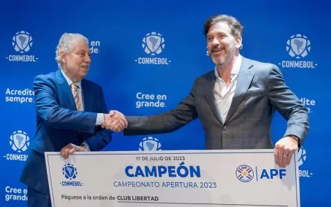 La Conmebol premi� a Libertad por la consecuci�n del Apertura 2023