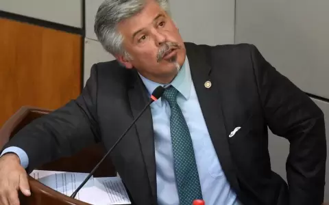 Juez intima a Giuzzio el pago de casi USD 200.000 al BNF sobre una hipoteca