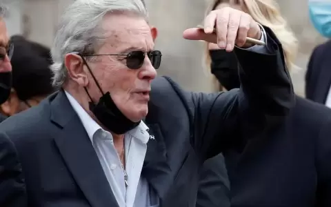 Fiscal�a abri� investigaci�n sobre posibles abusos contra Alain Delon