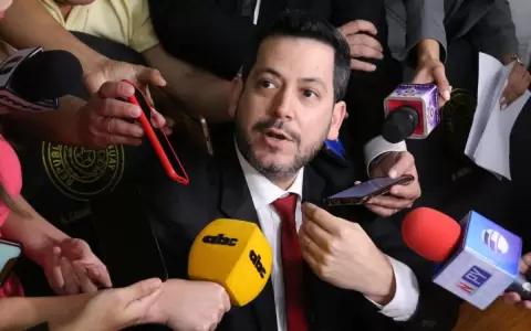 Presidente de Diputados anuncia sanciones por ausencias injustificadas en sesiones
