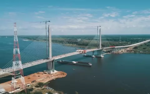 Puente H�roes del Chaco concret� su uni�n f�sica
