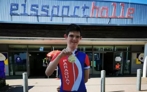 Viral: el nadador que gan� dos medallas en patinaje de velocidad