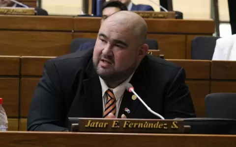 Diputado denuncia "un fuerte hostigamiento" a legisladores de Cruzada Nacional