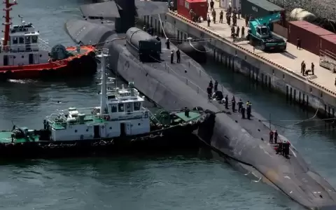 Cuba rechaza atraque de submarino nuclear en Guant�namo