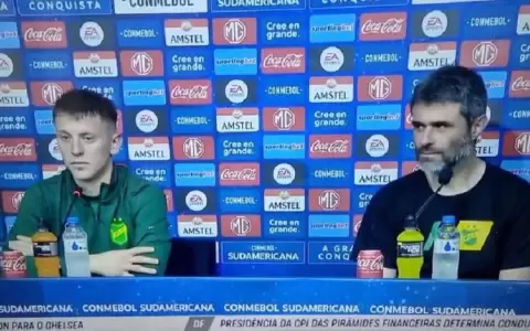 Ins�lito: suspenden conferencia de prensa por falta de periodistas