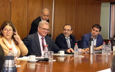 Fiscal�a General defendi� ampliaci�n presupuestaria de casi G. 80.000 millones