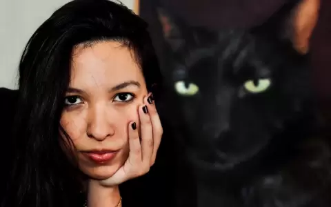 Rebeca Villasanti presenta "Capas" en la Manzana de la Rivera