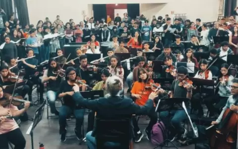 BCP: Concierto en homenaje a Jos� Asunci�n Flores, padre de la guarania
