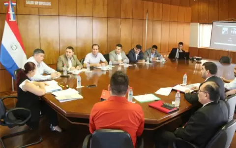 Autoridades de �emby comparecieron ante comisi�n especial que analiza pedido de intervenci�n