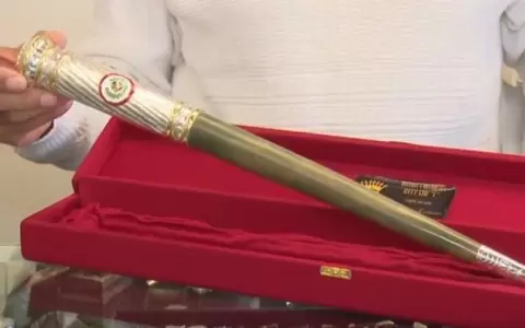La historia del bast�n de mando y el significado �del poder�