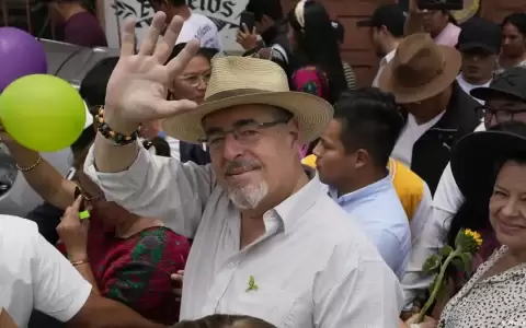 Guatemala: Fiscal�a pide cesar partido del presidente electo