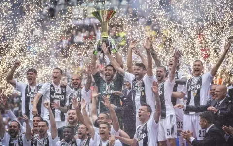 Buffon se retira tras 28 a�os de carrera: su prestigioso palmar�s