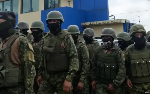Ecuador: gran operativo para trasladar a l�der pandillero