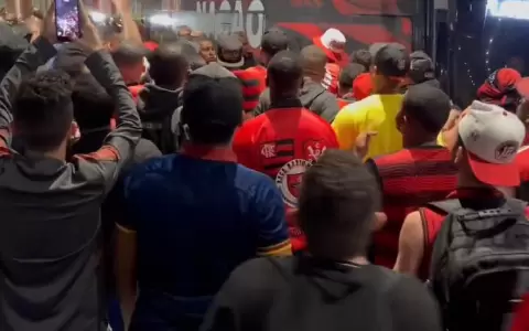 El hostil recibimiento para Flamengo en su arribo a Brasil
