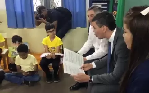 "Cuentos con el presidente": primera actividad de Pe�a por el D�a del Ni�o