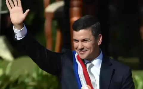Reestructuraci�n diplom�tica: cambios profundos en el servicio consular bajo la administraci�n de Pe�a