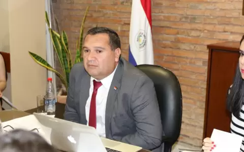 Pifiada de Derlis Maidana en la primera sesi�n del Parlasur al interrumpir a su colega