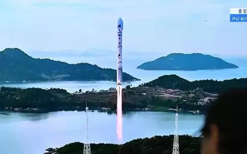 Corea del Norte lanza sat�lite esp�a y fracasa en su intento