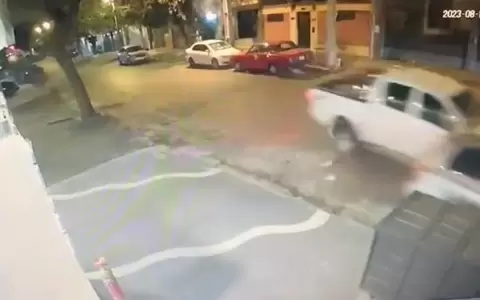 Joven se qued� dormida al volante y protagoniz� triple choque en Sajonia