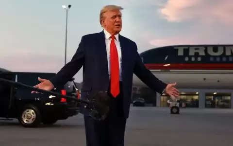 Donald Trump se entrega en Georgia y sale libre bajo fianza
