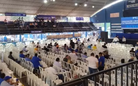 Liberales empiezan a llegar a sede de la convenci�n partidaria