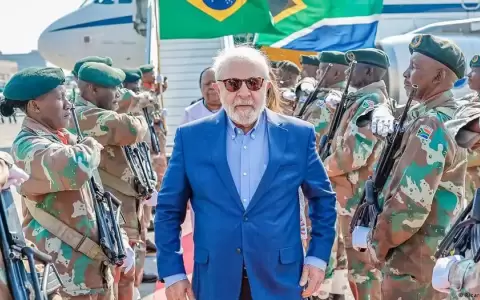 BRICS inician cumbre en Sud�frica