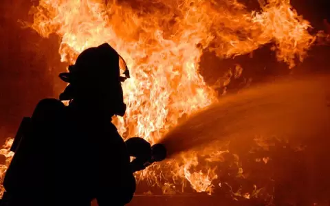 Fuego avanza por inconsciencia y calor intenso
