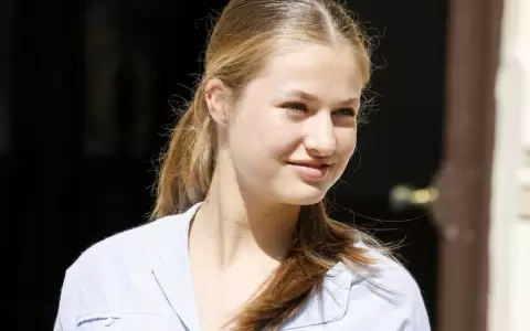 Coleta, zapatillas y pantal�n blanco: el look de Leonor para su ingreso en la Academia Militar