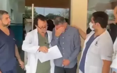 Emotiva despedida al doctor P�o Alfieri, quien se jubila tras 21 a�os de servicio