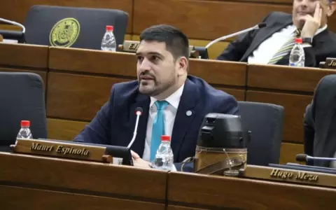 Diputado dice que es �una tonter�a� pensar que gobierno anterior enga�� a EE. UU.