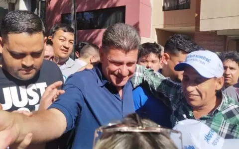 Convenci�n liberal: Alegre lleg� en medio de incertidumbre sobre su continuidad en el partido