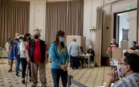 Argentina abre las urnas para elegir a los candidatos presidenciales en primarias
