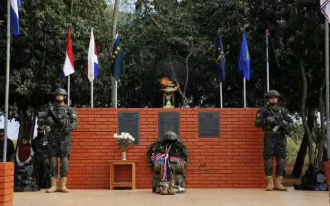 Rinden tributo a los militares ca�dos en la lucha antiterrorista contra el EPP