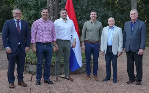 Senadores molestos ante convocatoria de Cumbre de Poderes