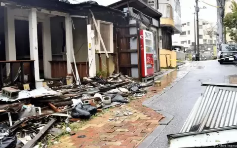 Dos muertos y 60 heridos por potente tif�n Khanun en Jap�n