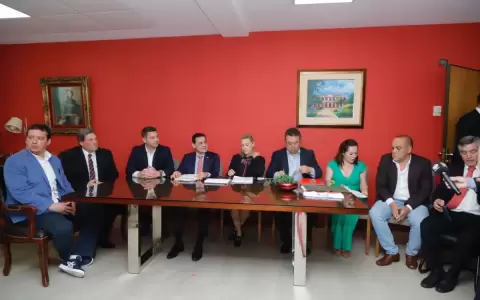 Oficialismo plantear� una adenda para evitar derogaci�n de convenio con la UE