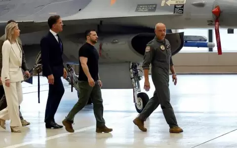 Zelenski llega a Pa�ses Bajos para abordar la entrega de F-16
