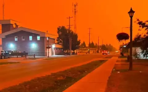 Canad� evac�a una ciudad de 20.000 habitantes por incendios
