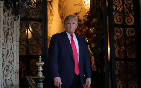 Los tres casos penales que afronta Donald Trump: sexo, papeles secretos y votos