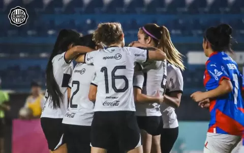 Olimpia aplasta a Cerro Porte�o en el Supercl�sico femenino